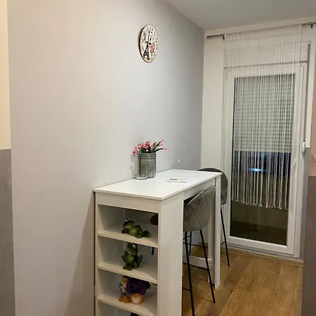 Διαμέρισμα Sara 2 *